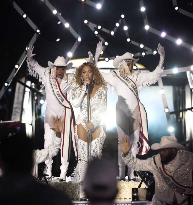 Beyonc&eacute; Delivers a Cowboy Carter Christmas Performance to Remember