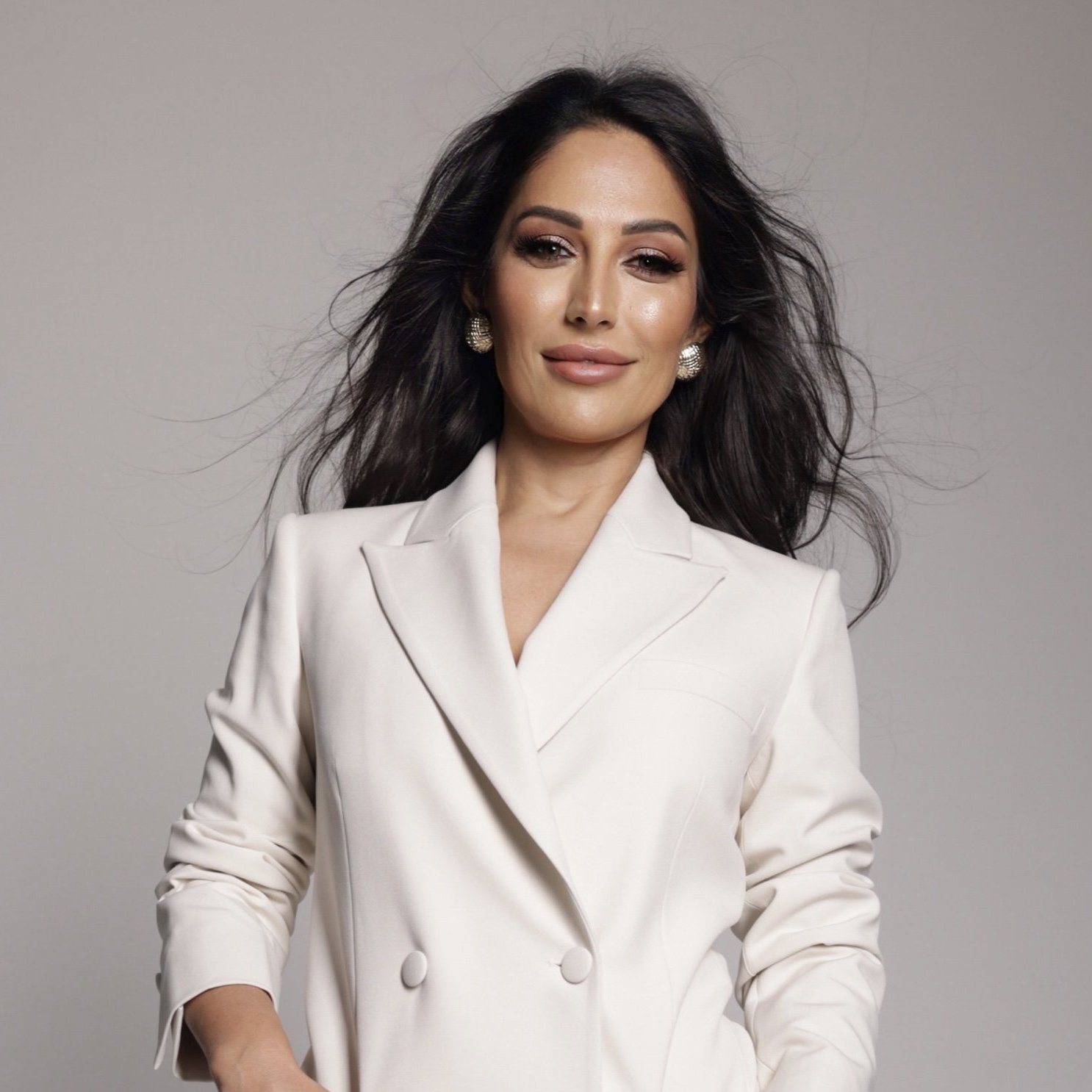 Medicine in Vogue: The Signature Style of Dr. Gokcen Erdogan