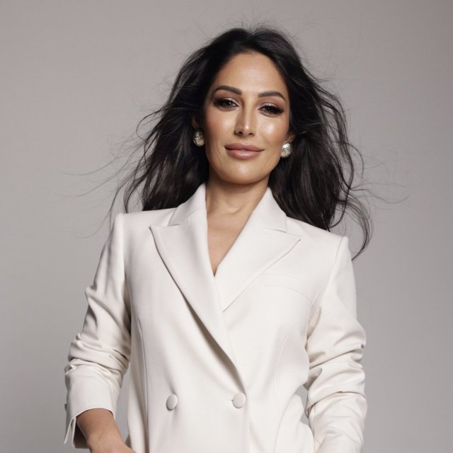 Medicine in Vogue: The Signature Style of Dr. Gokcen Erdogan